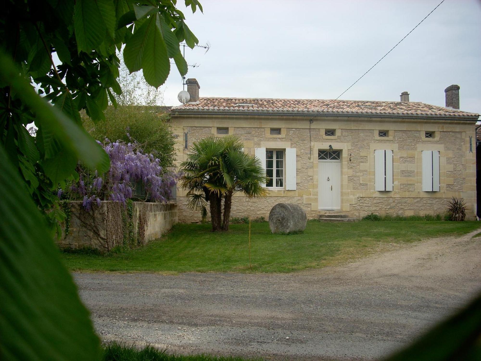 Sous Les Marronniers Bed & Breakfast Petit-Palais-et-Cornemps Exterior photo
